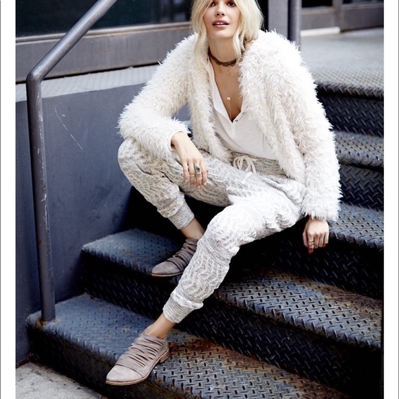 NWT FREE PEOPLE “ROAD TRIP JOGGERS” - Picture 2 of 8